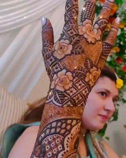 Bride with full arm bridal mehendi